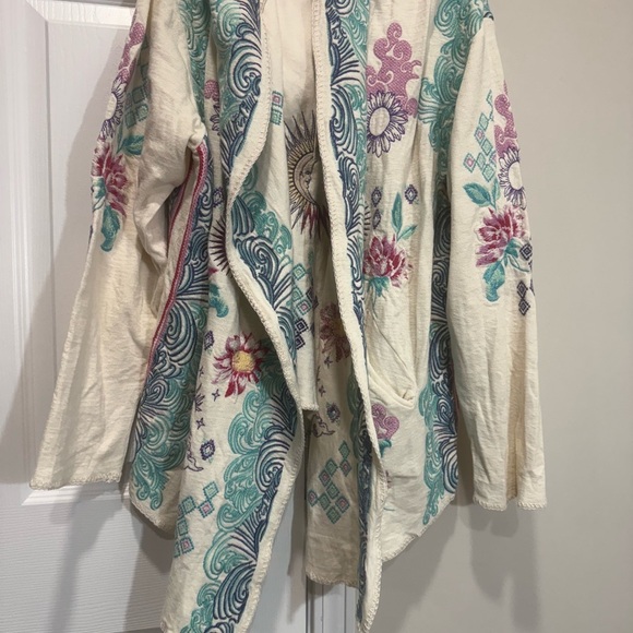 JOHNNY WAS
BIYA SHORT HOODIE SIZE XL - Picture 9 of 14